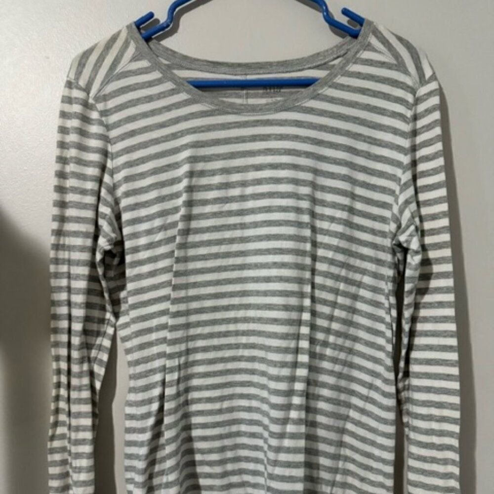 USED Woman's ANA Long Sleeve Shirt Color Grey and White Size L